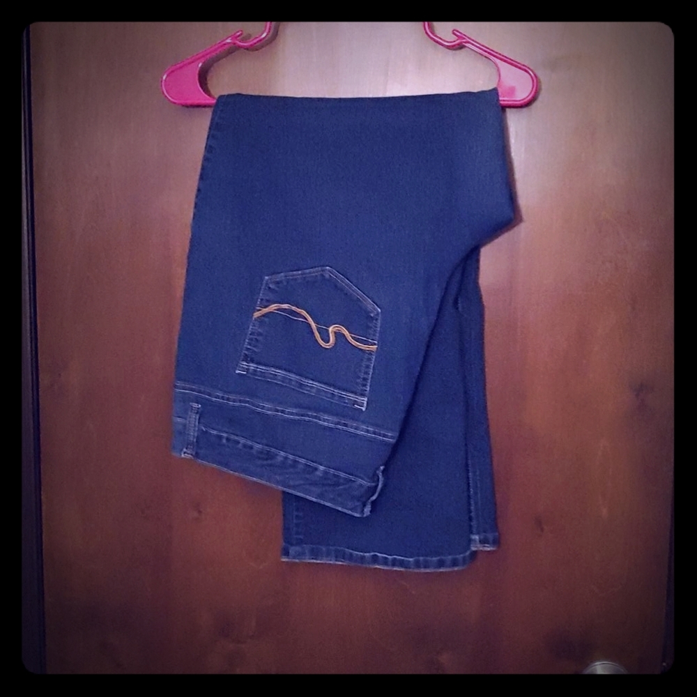 Petite Jeans!